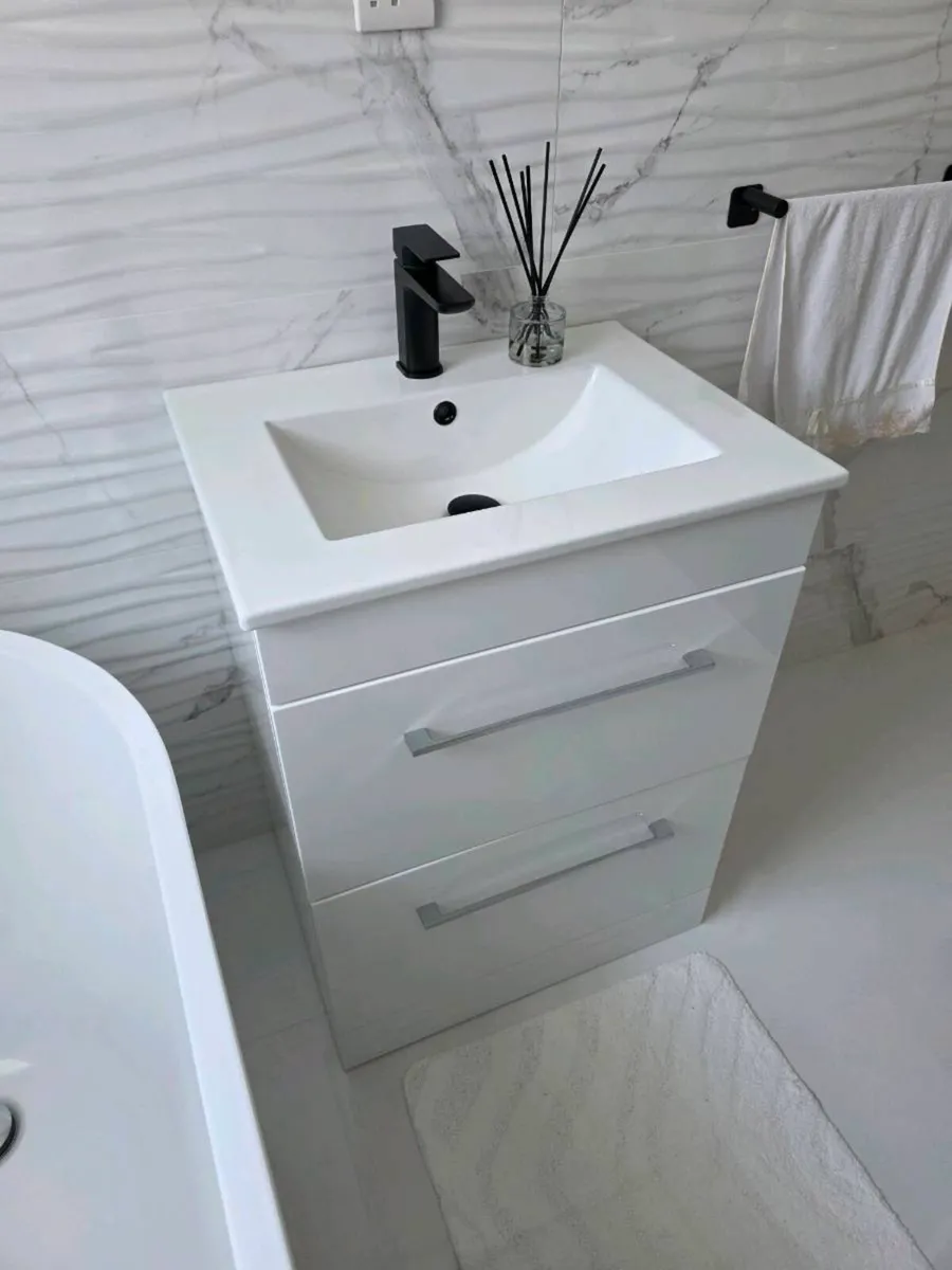 Vanity unit + mirror - Image 1