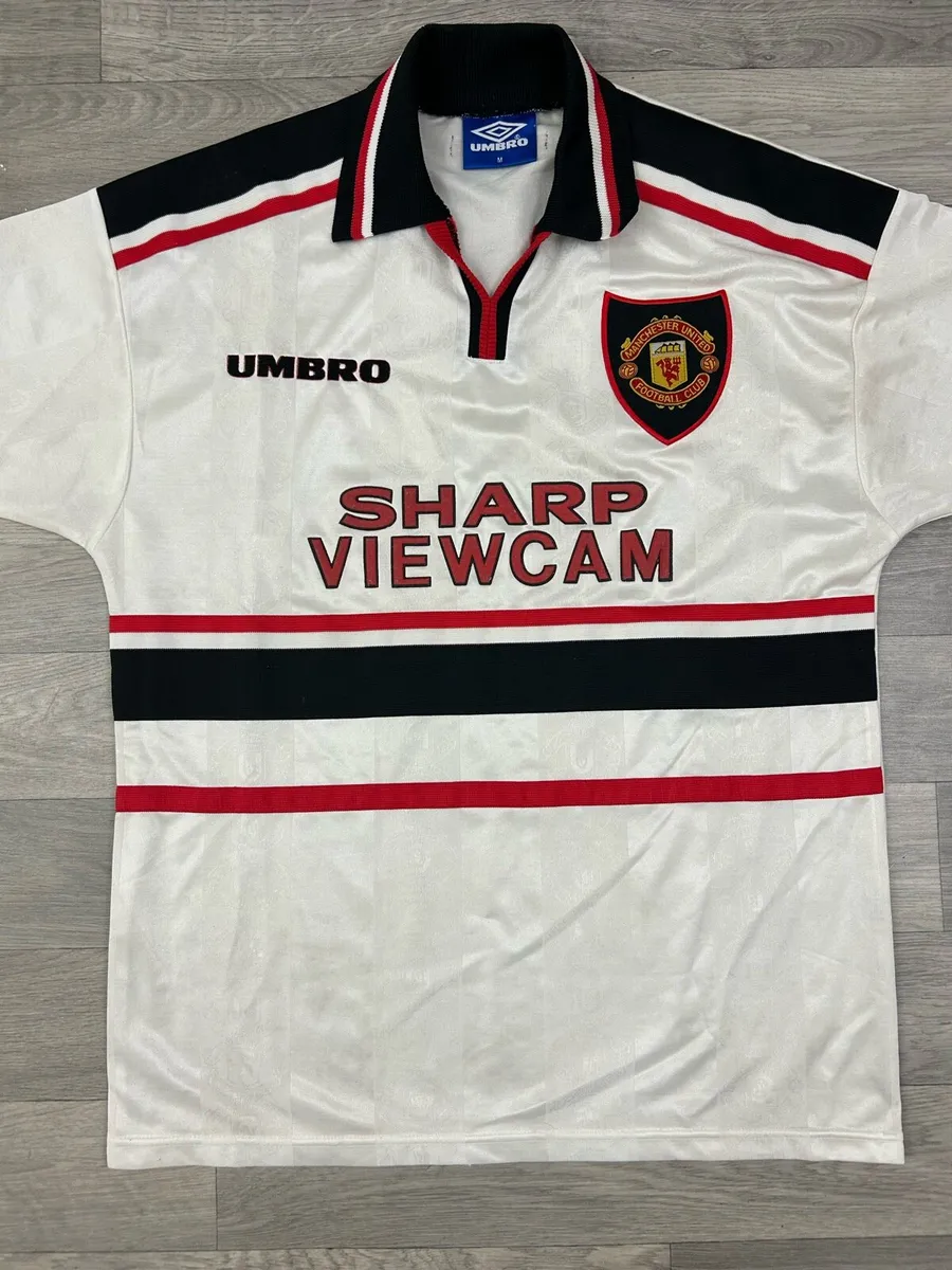 Vintage 1997 Umbro Manchester United Away Jersey - Image 2