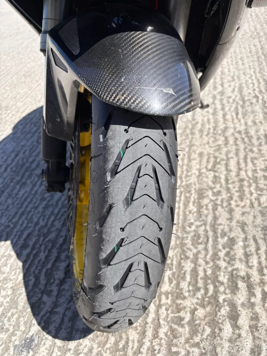 2 bikes cbr fireblade 929 & BMW R1200R adventure - Image 4