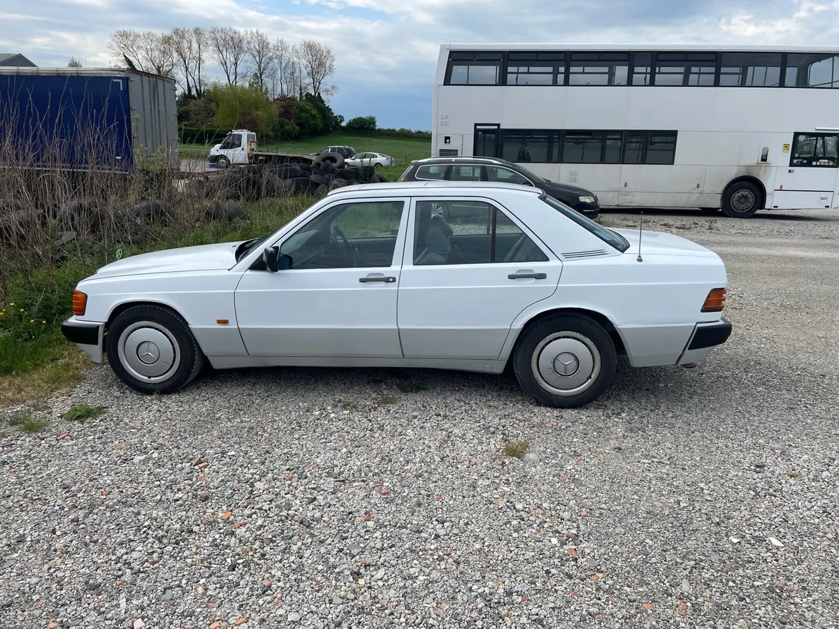 190D OM605 Mercedes - Image 3