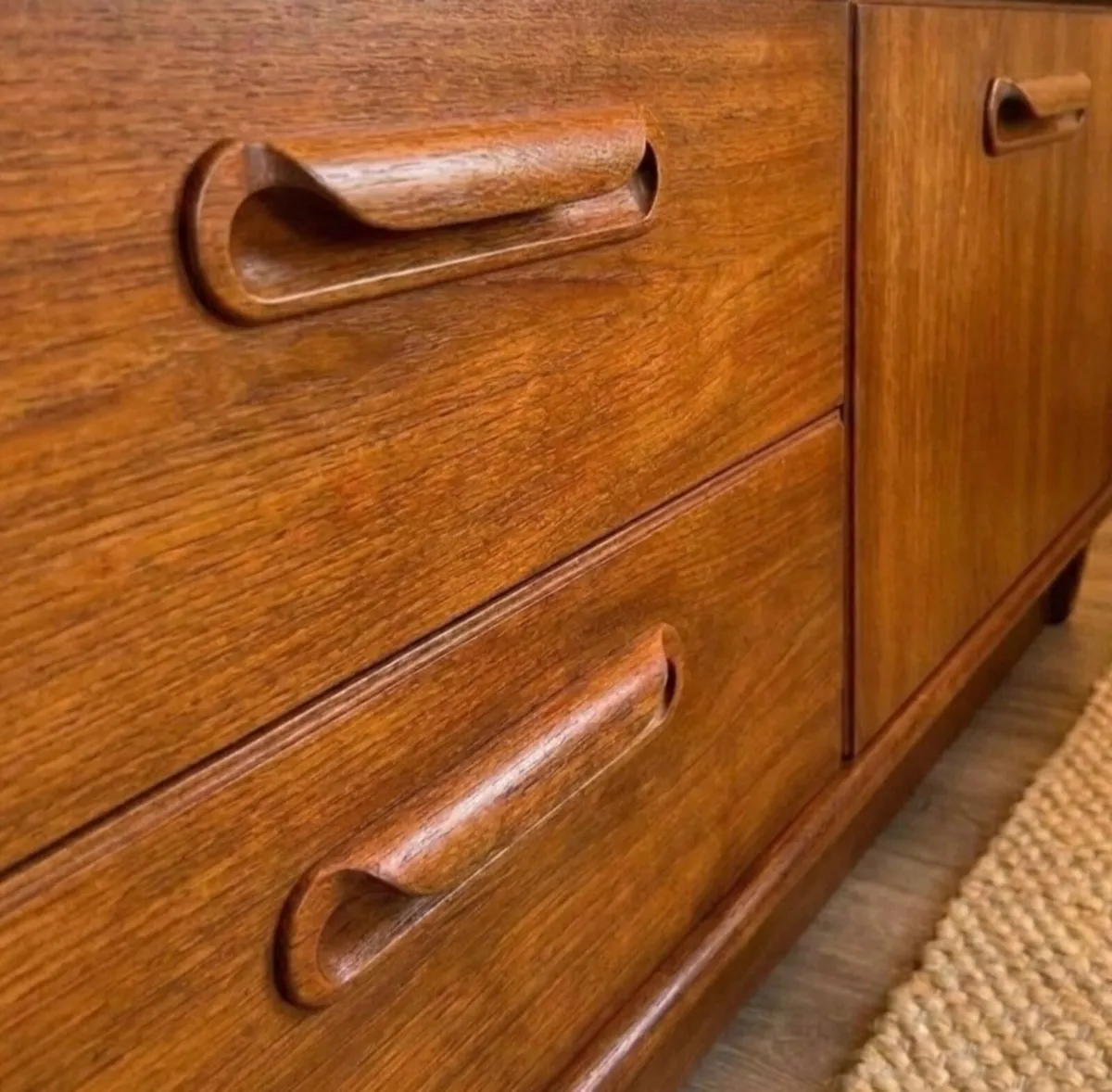Mid Century Modern 1960 Wall Unit / Drink Cabinet - Image 3