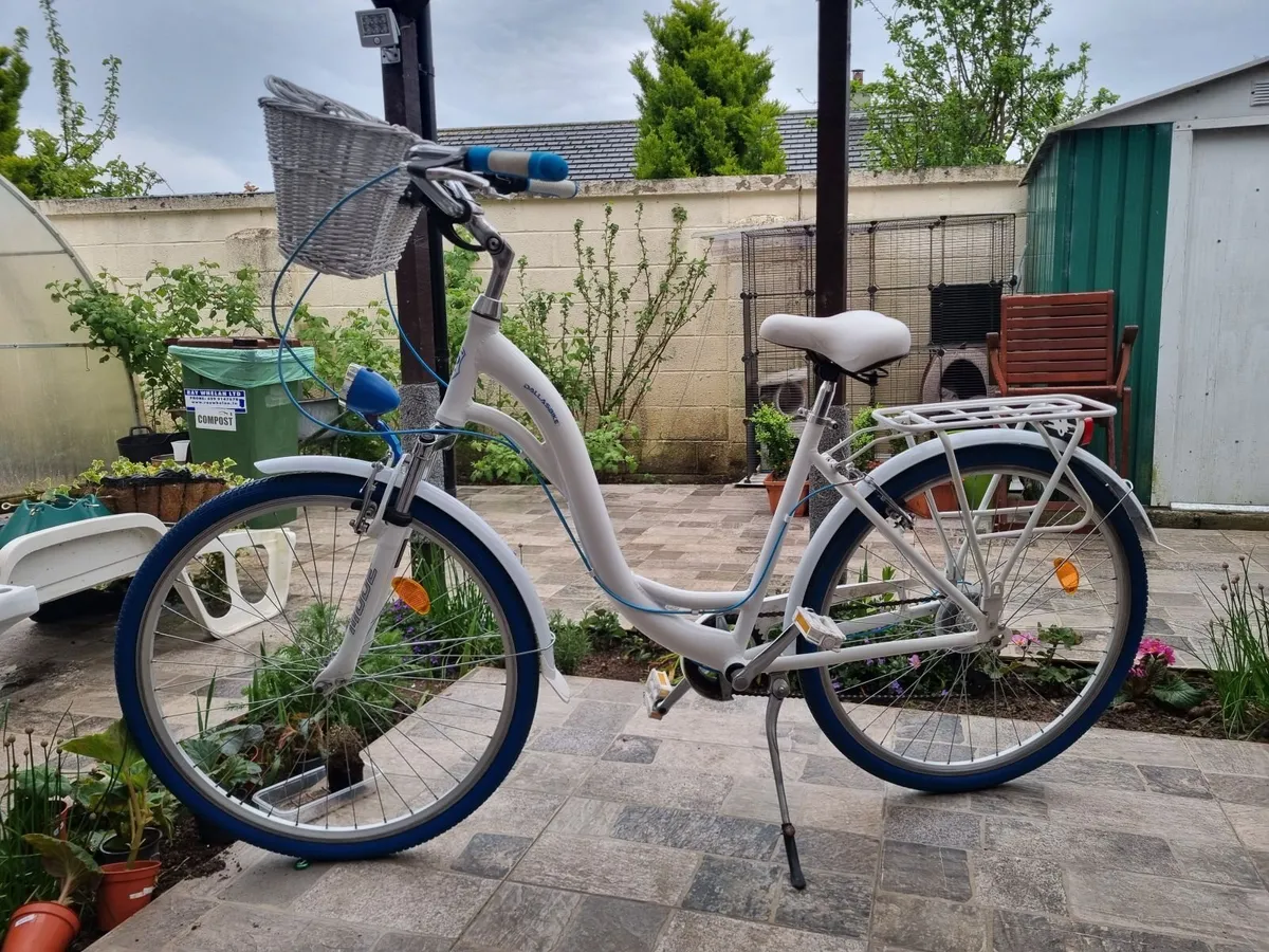 Low frame city bike - Image 3