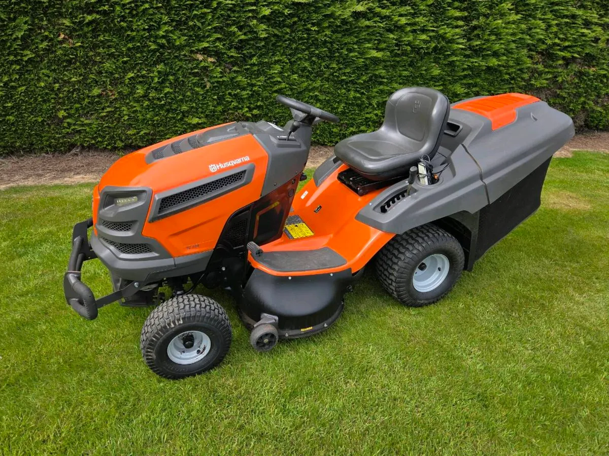 Husqvarna mower - Image 1