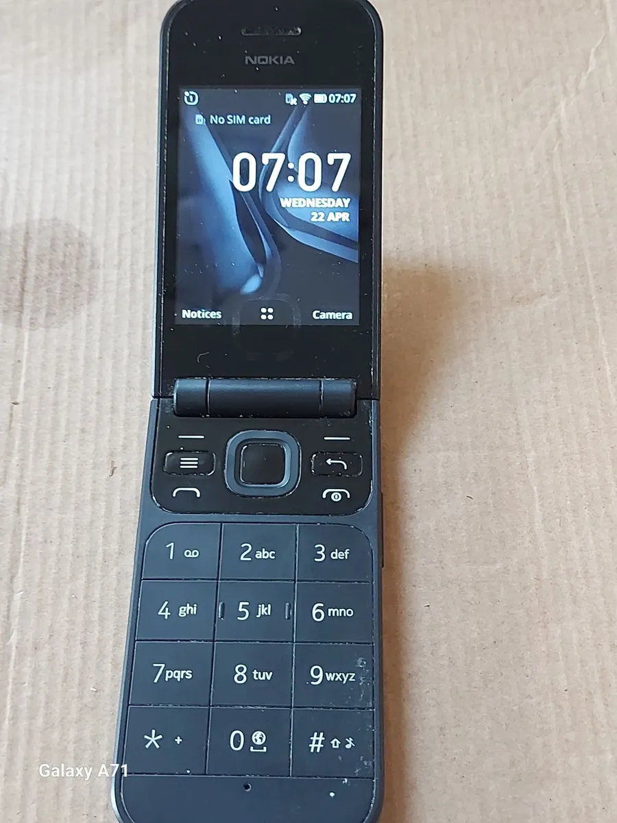 NOKIA KaiOS Flip Phone, Model Nokia 2027 Flip, 4GB - Image 1