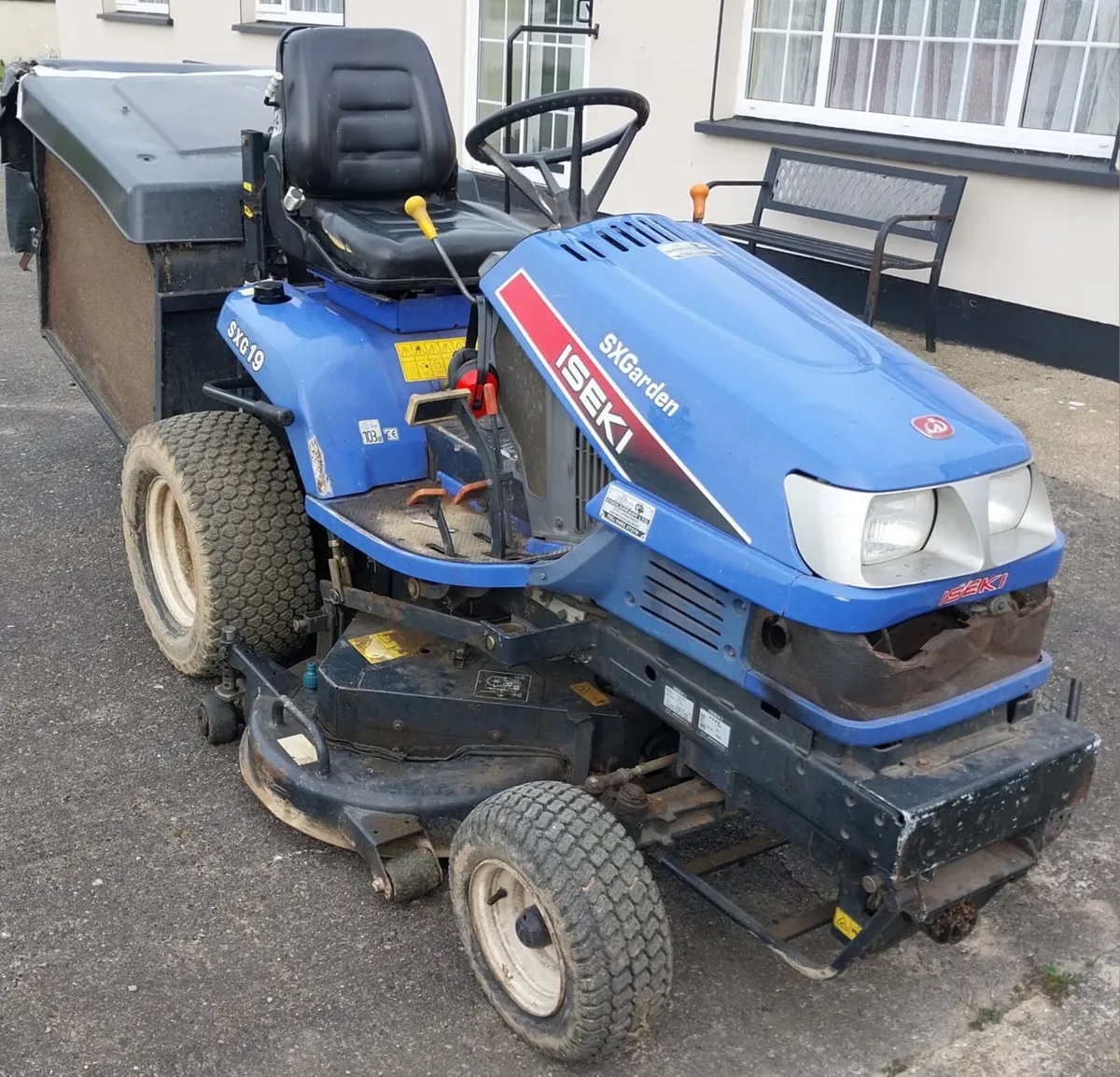 Tractor Lawnmower - Image 1