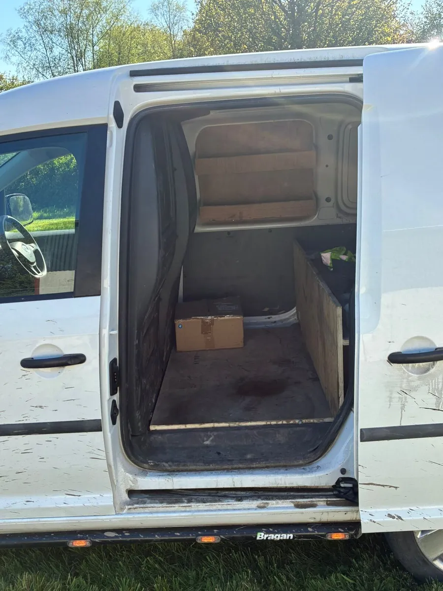 Caddy van - Image 4