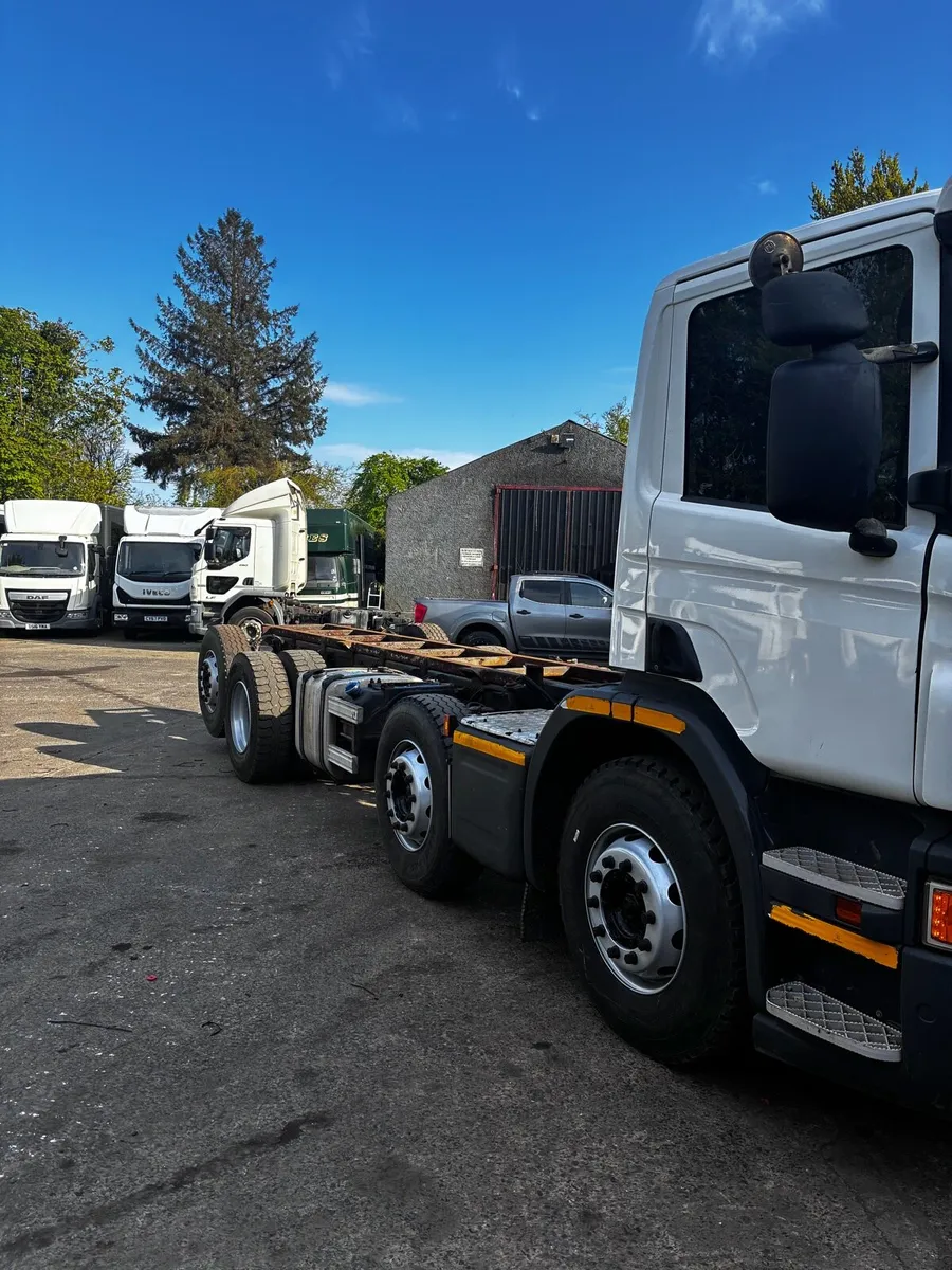 2016 scania p410 8x2 rear lift steer - Image 3