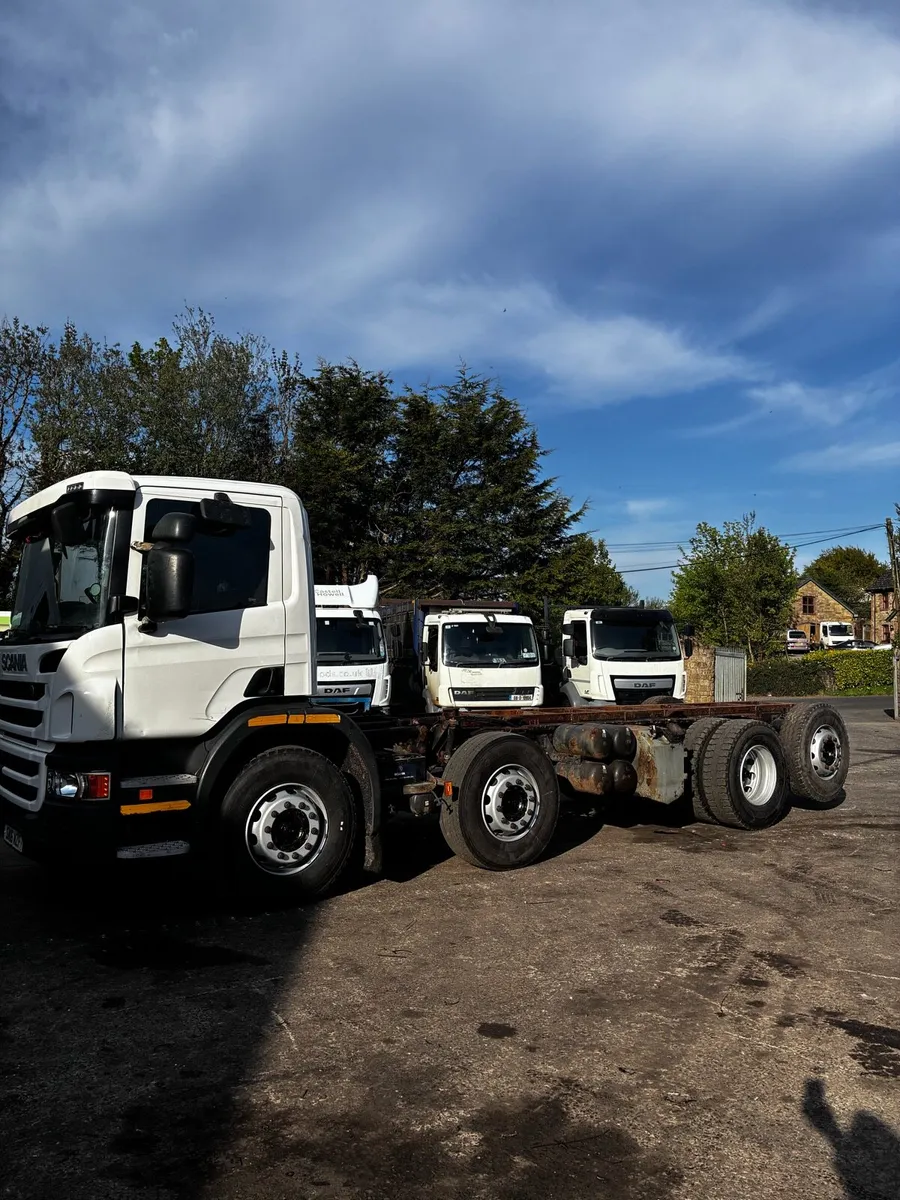 2016 scania p410 8x2 rear lift steer - Image 4