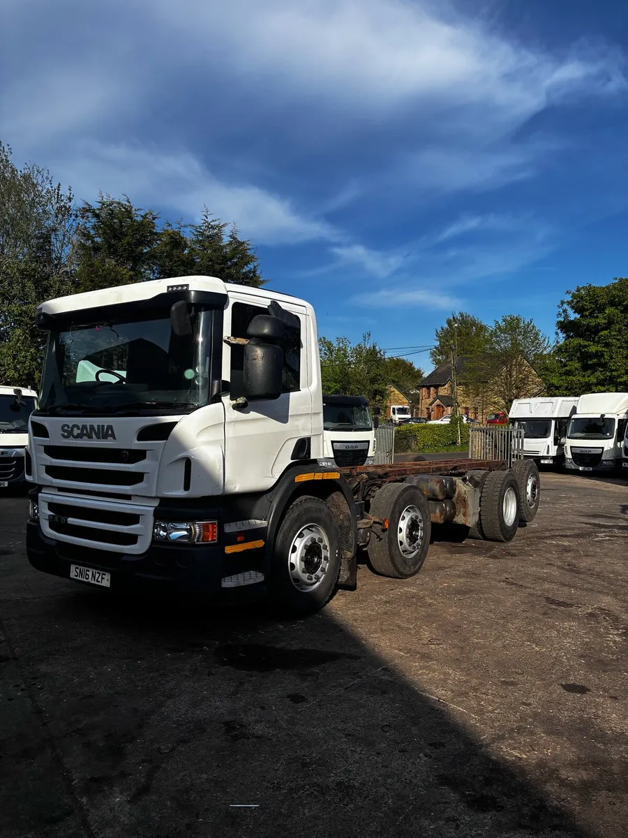 2016 scania p410 8x2 rear lift steer - Image 1