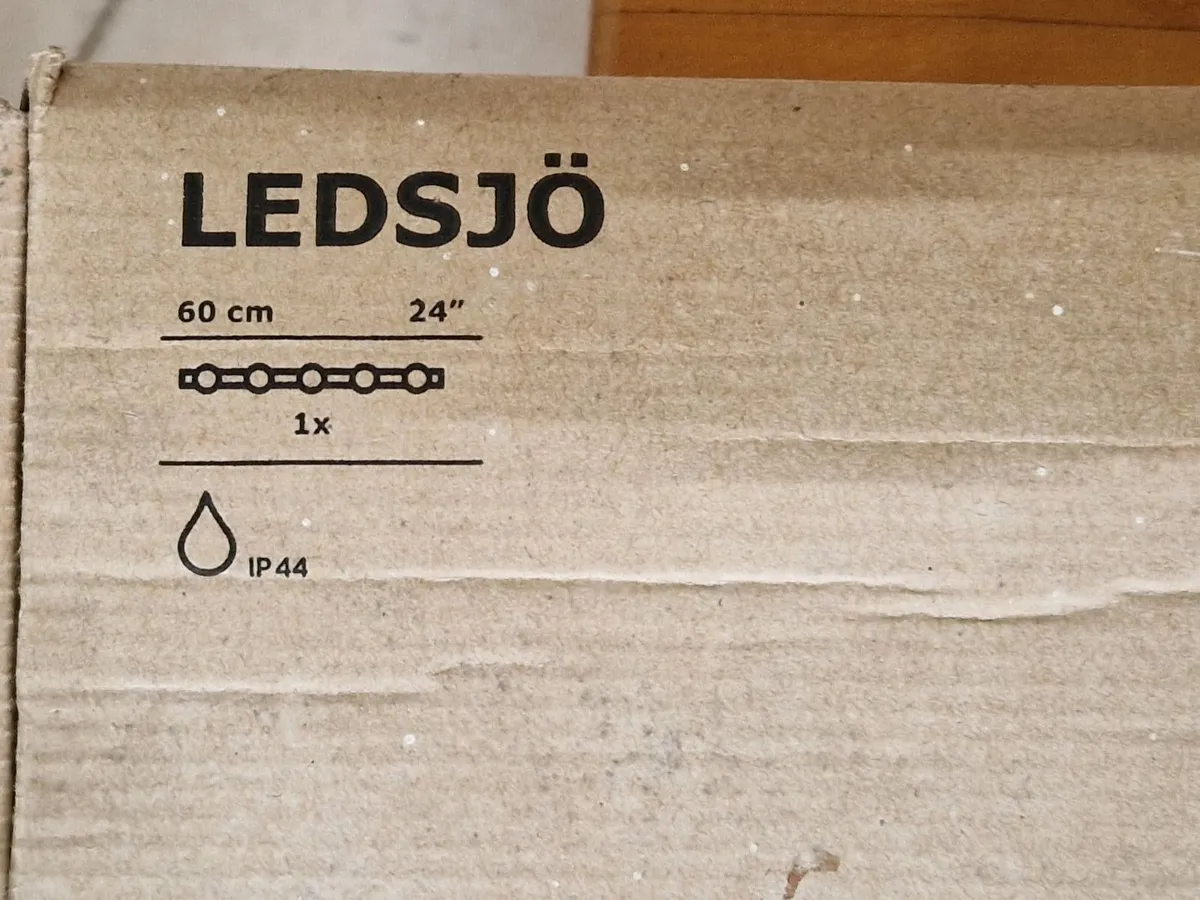BRAND NEW IN BOX 5 Bulb Bar Light - Image 2