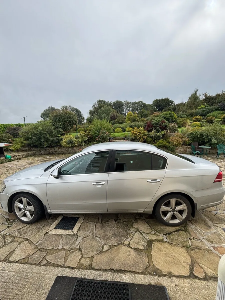 Volkswagen Passat - Image 1