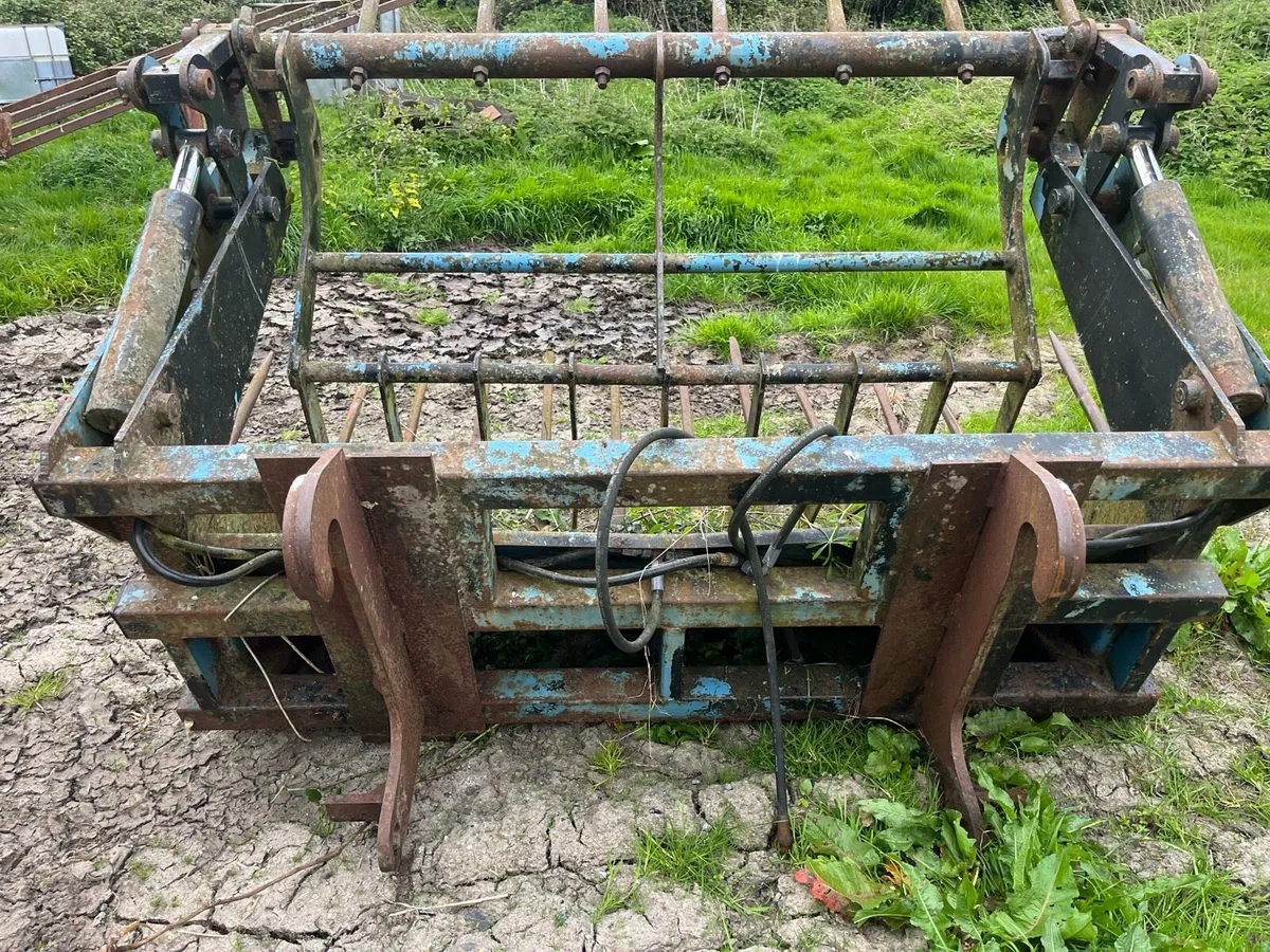 Dung fork / log grab - Image 2