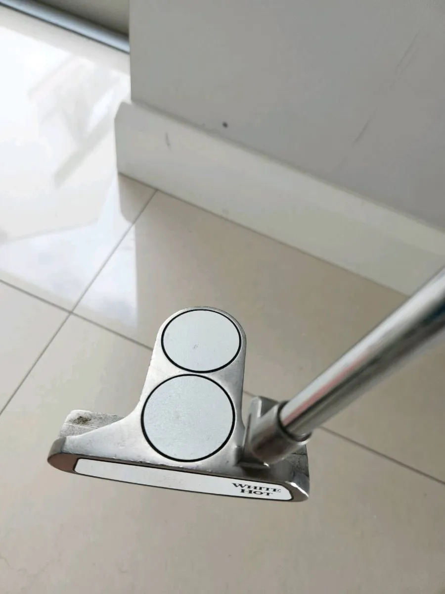 Odyssey 2 ball blade putter - Image 3