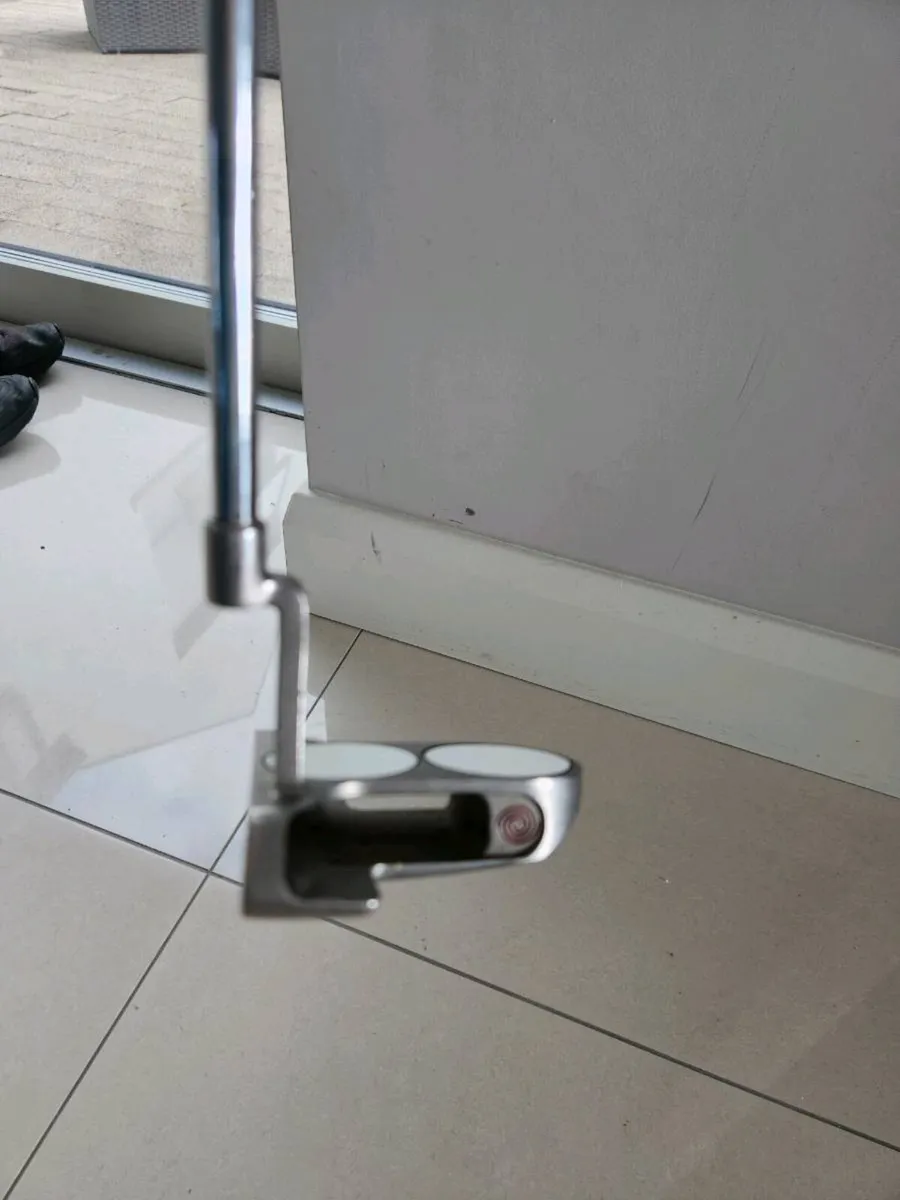 Odyssey 2 ball blade putter - Image 4
