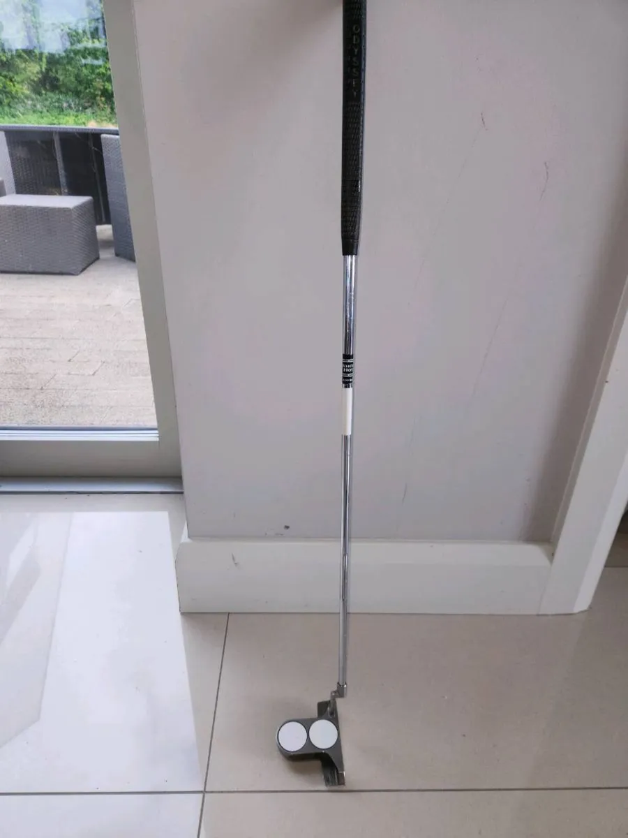 Odyssey 2 ball blade putter - Image 1