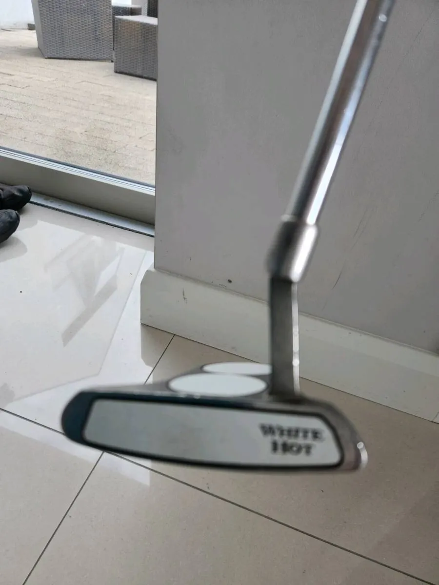 Odyssey 2 ball blade putter - Image 2