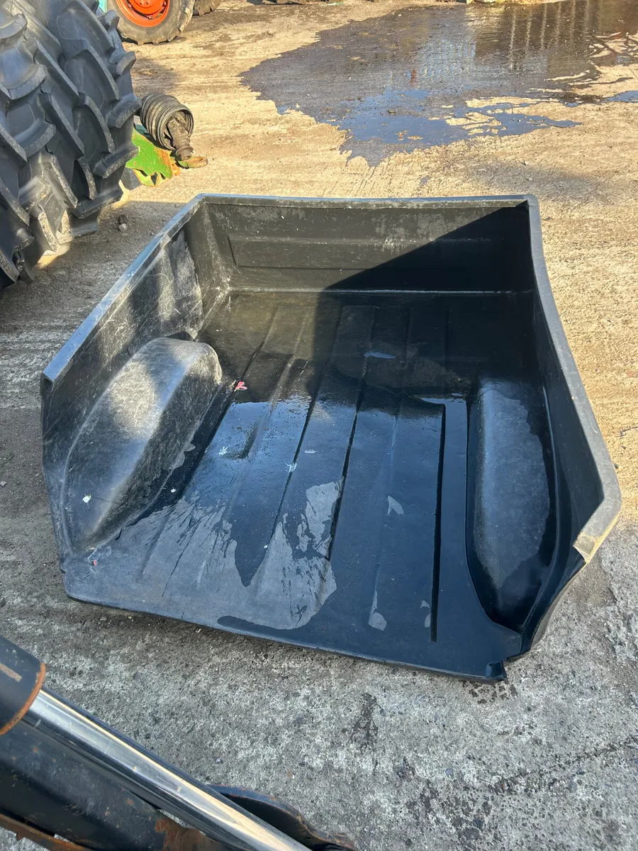 Toyota Land Cruiser rear tray insert - Image 1