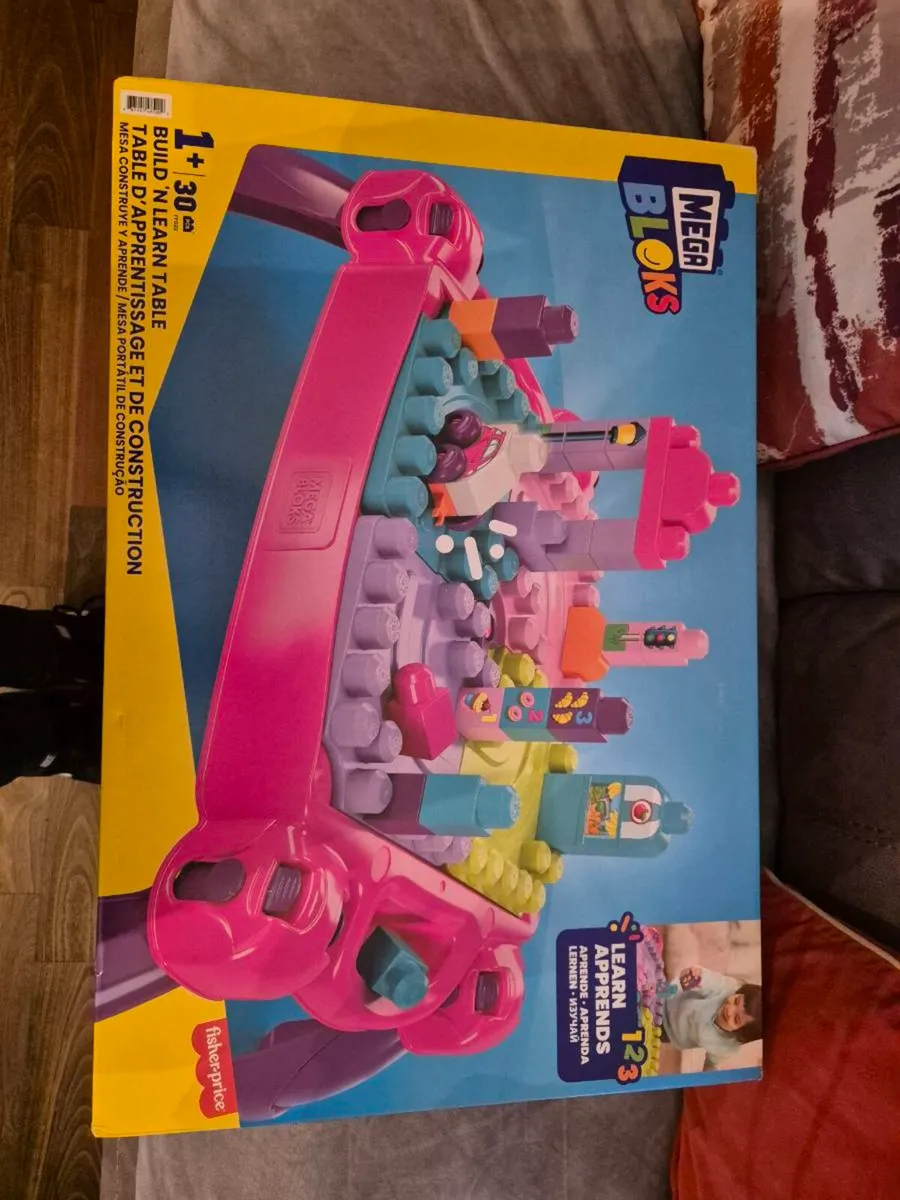 Mega blocks and table
