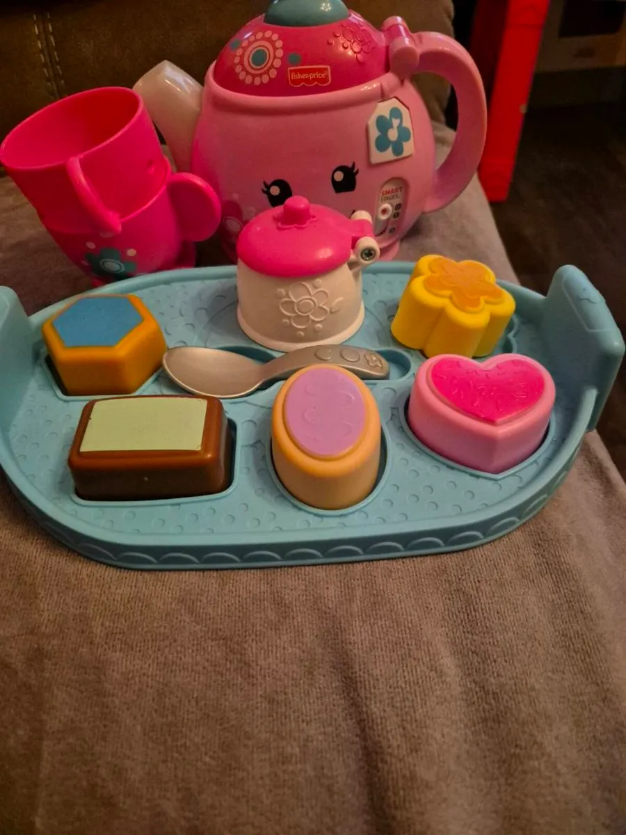 Fisher Price laugh and learn sweet manners tea set