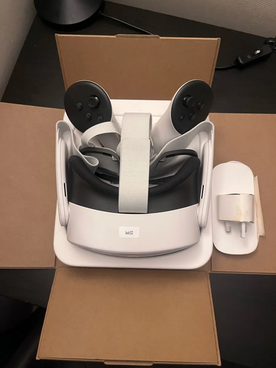 Meta Quest 3s VR Headset 128GB - Practically New - Image 1