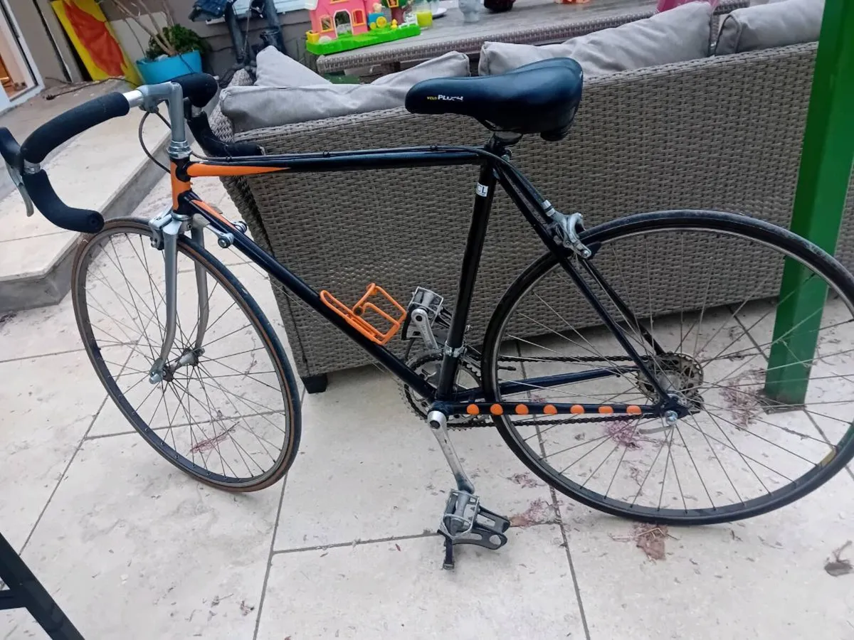 Racing road bike - Image 1