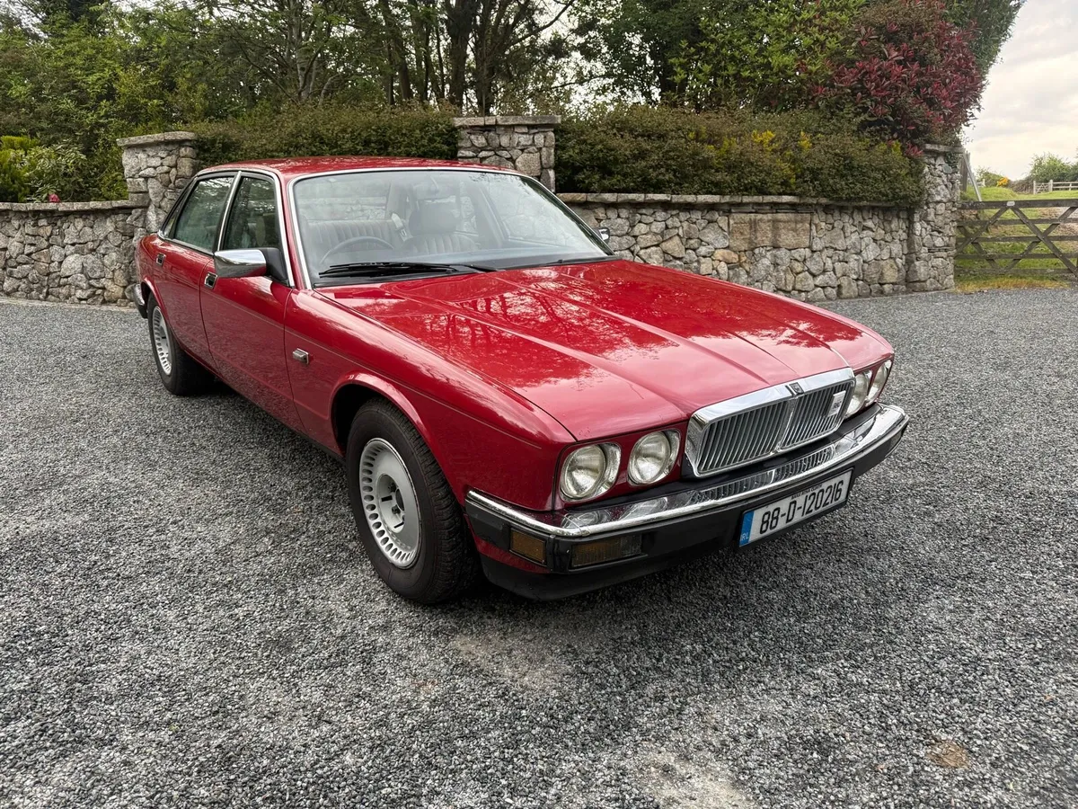 JAGUAR XJ40 - Image 1