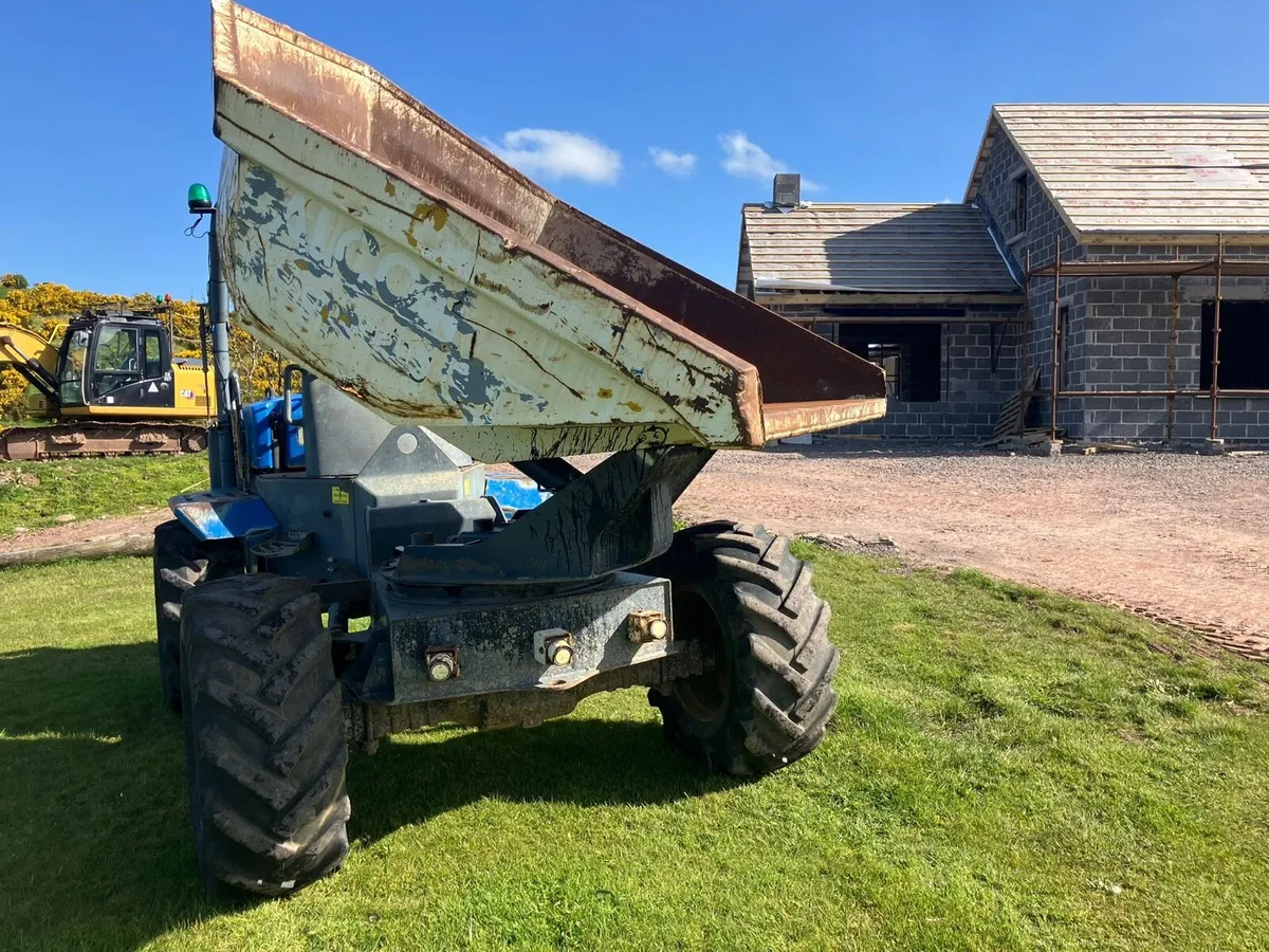 LIFTTON-NEUSON 6 Tonne Swivel Dumper - Image 4