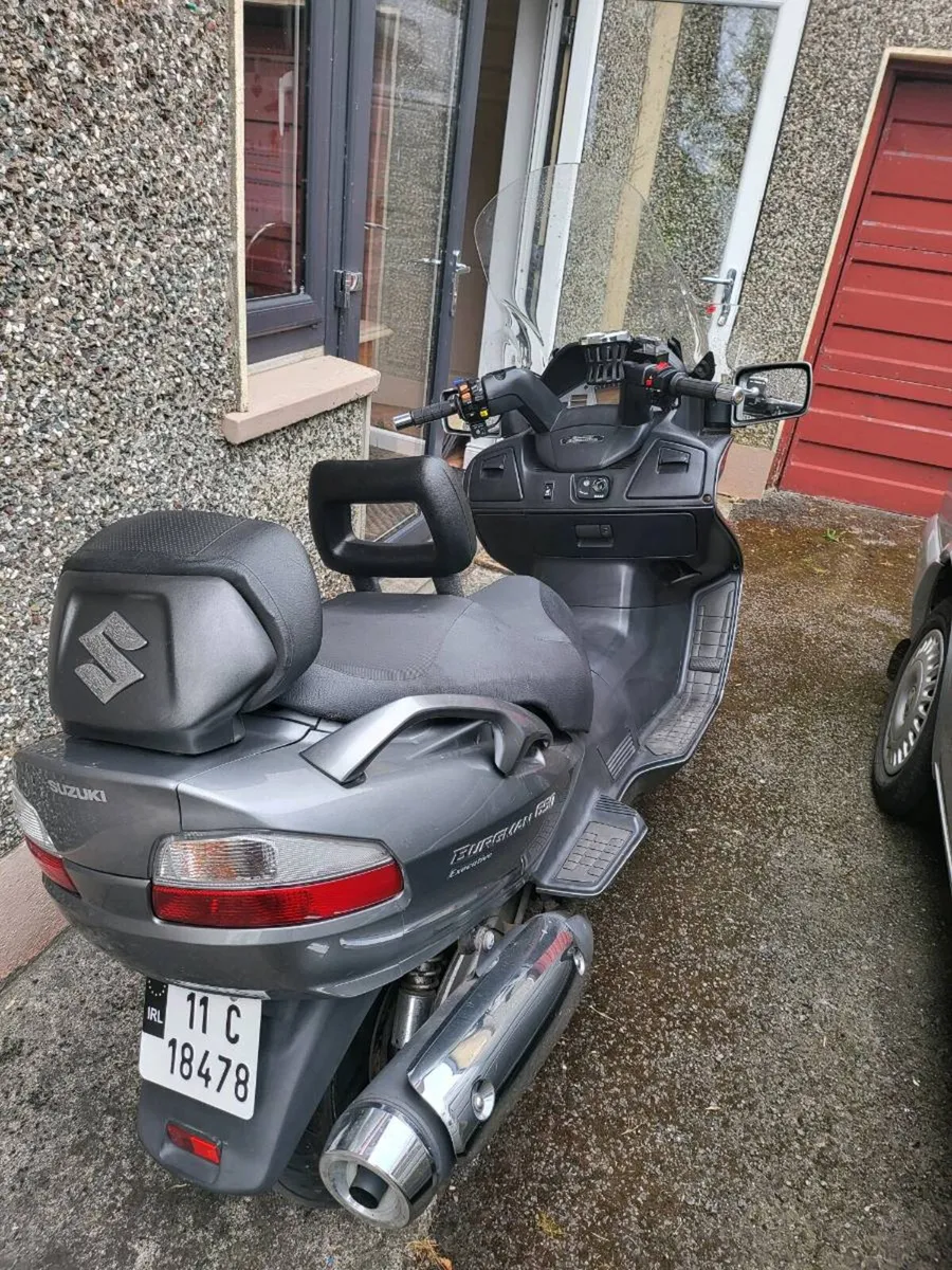 2011 650 Burgman Executive. - Image 2