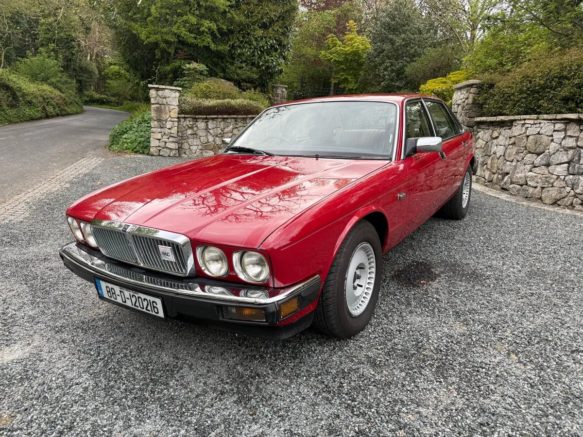 JAGUAR XJ40 - Image 3