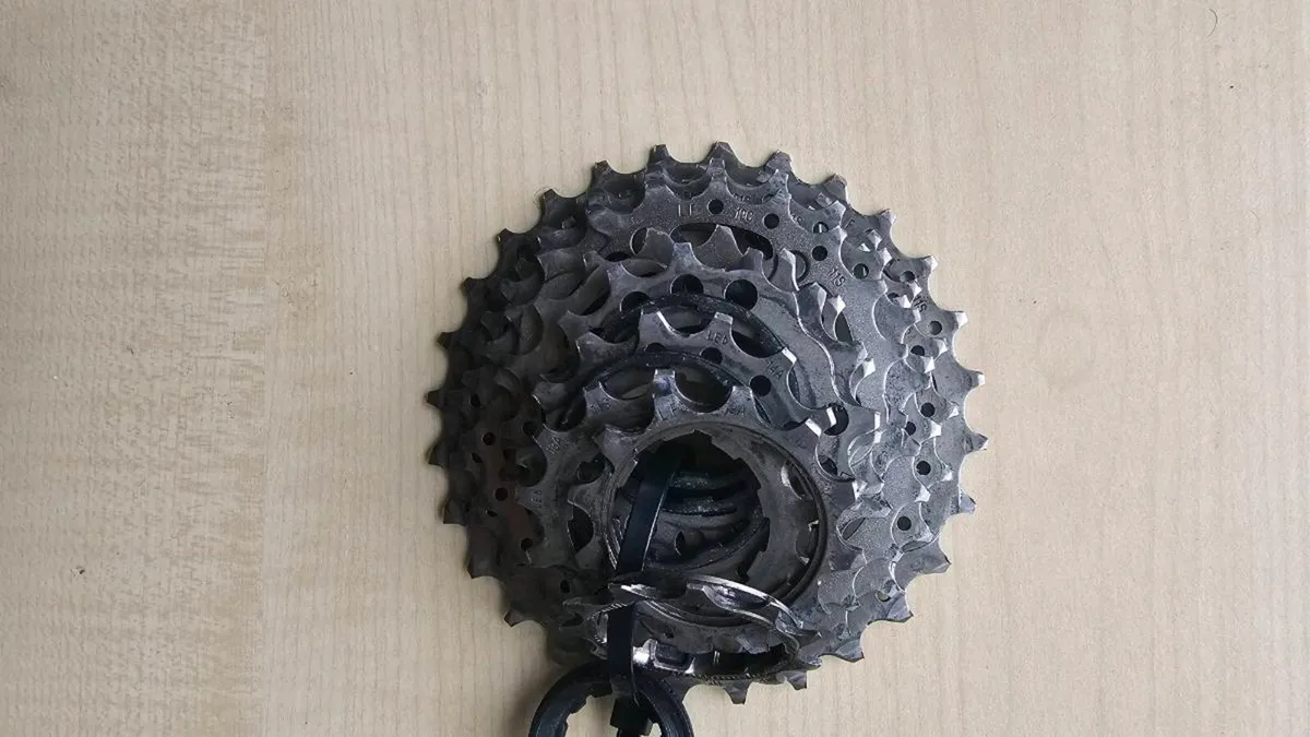 Shimano 105 derailleur and cassette - Image 2