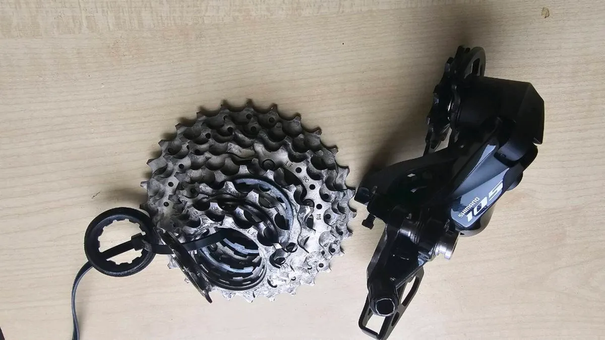 Shimano 105 derailleur and cassette - Image 3