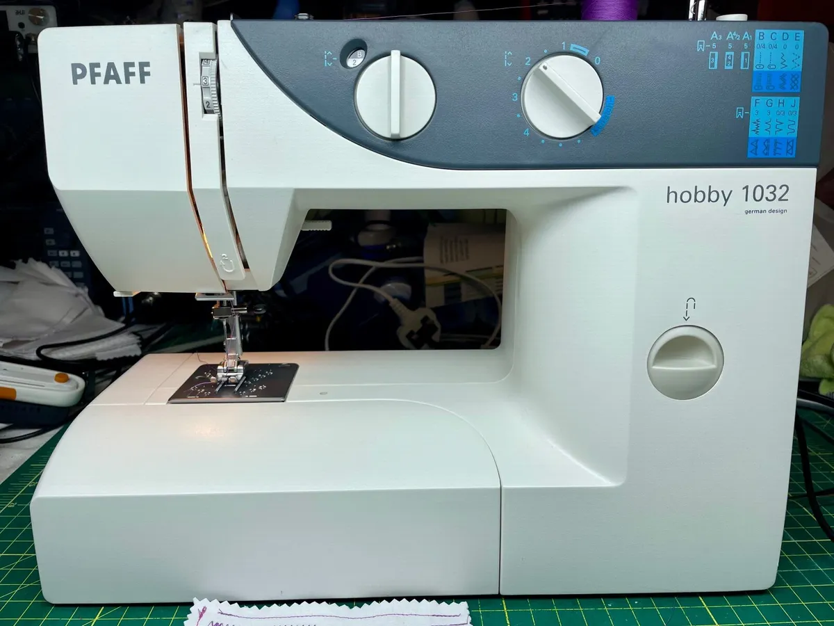 PFAFF 1032 hobby Sewing Machine - Serviced - excel - Image 1
