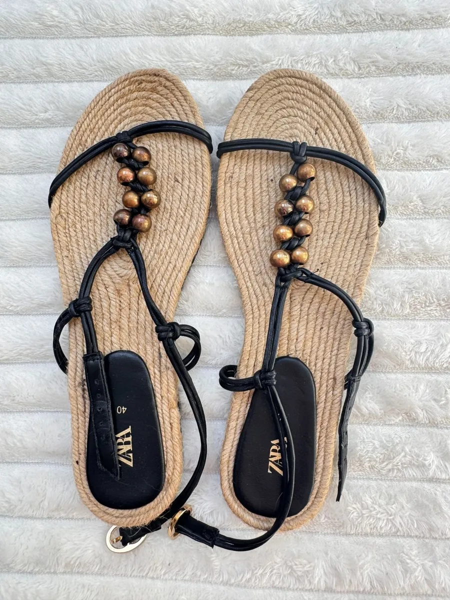 Zara sandals women narrow feet Size 40 Please see - Image 1