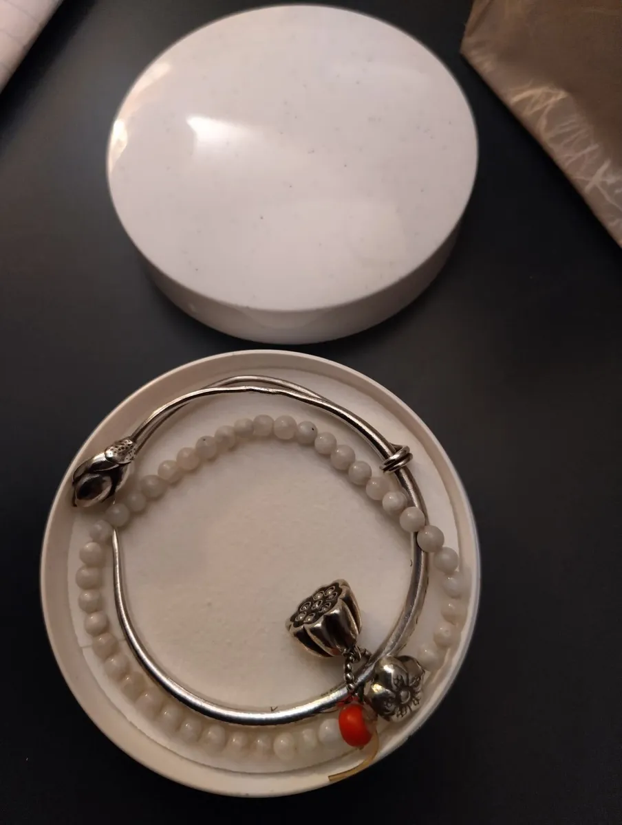 Bangle bracelet - Image 1
