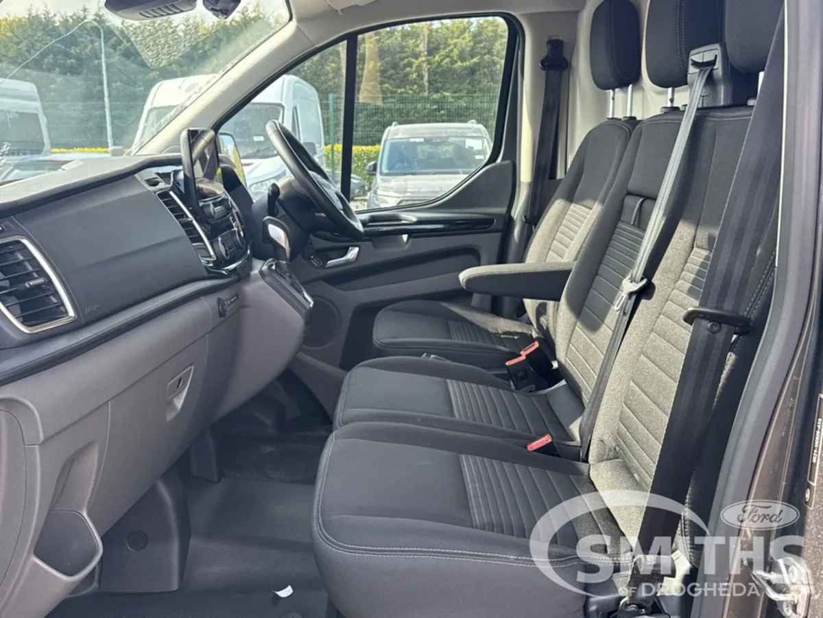 Ford Transit Custom LIMITED 2.0TD 170PS - Image 3