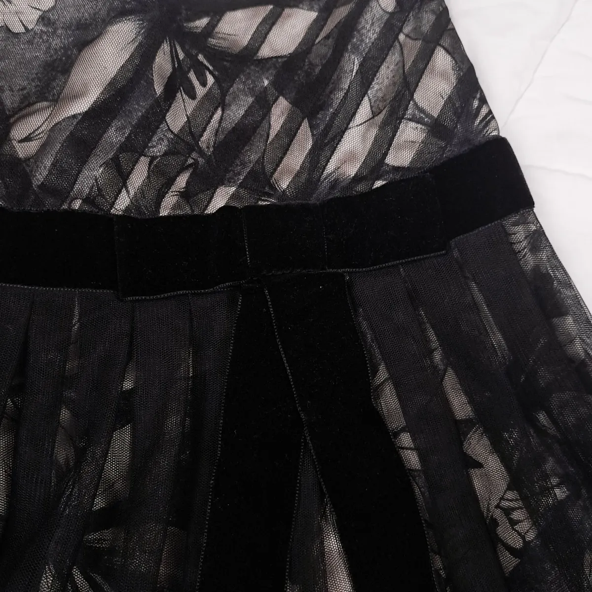 Karen Millen Black Floral Tulle Mini Skirt 12UK - Image 3