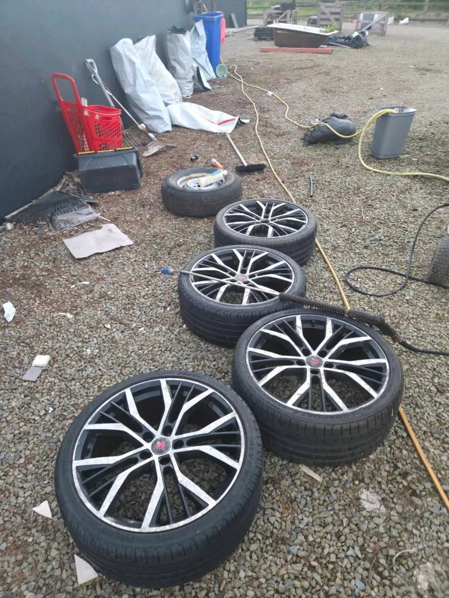 Alloy wheels - Image 1