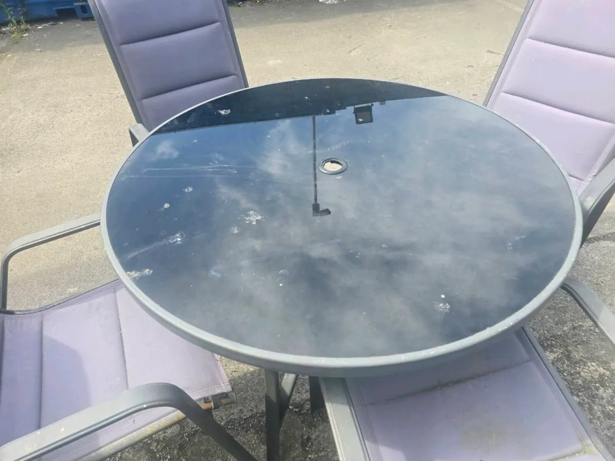 Garden table - Image 3