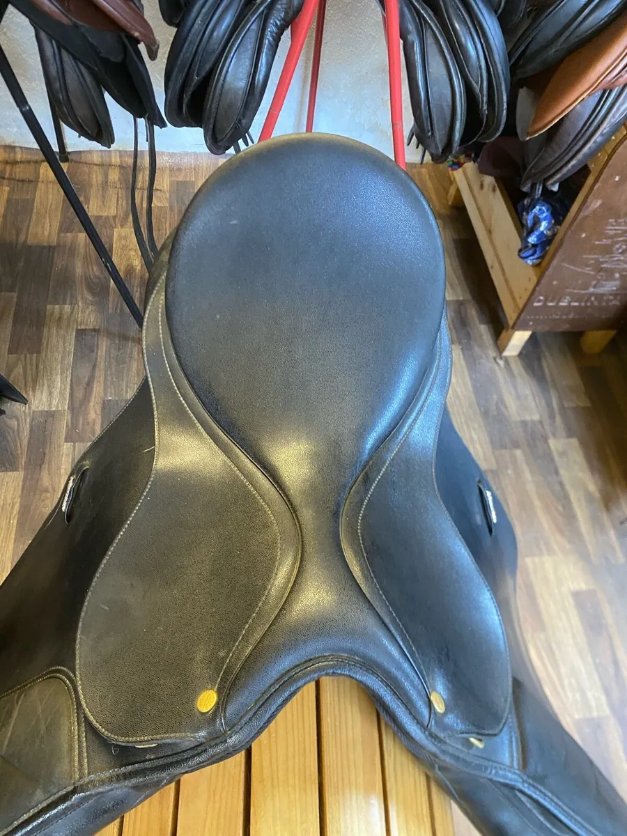 Wintec 16”adjustable  saddle - Image 3