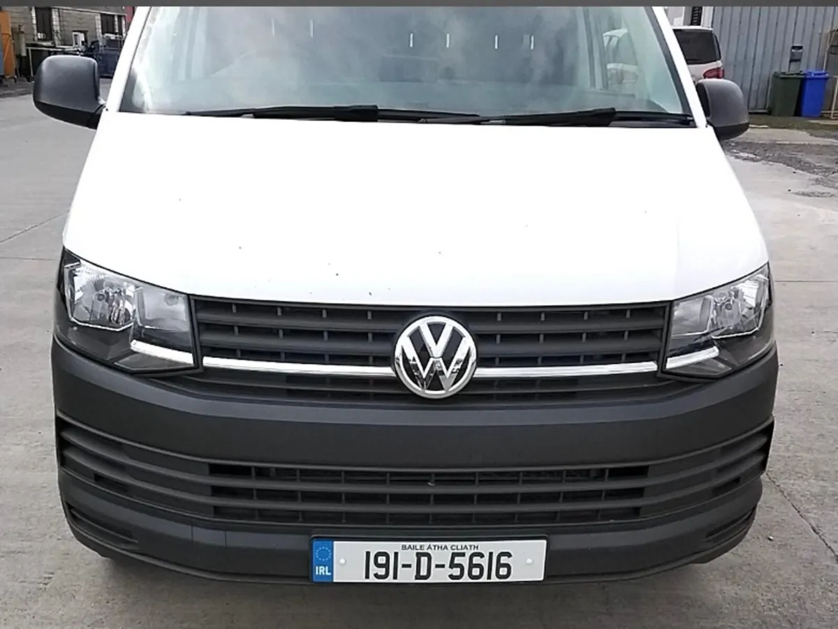 2019 Volkswagen Transporter / Automatic - Image 1