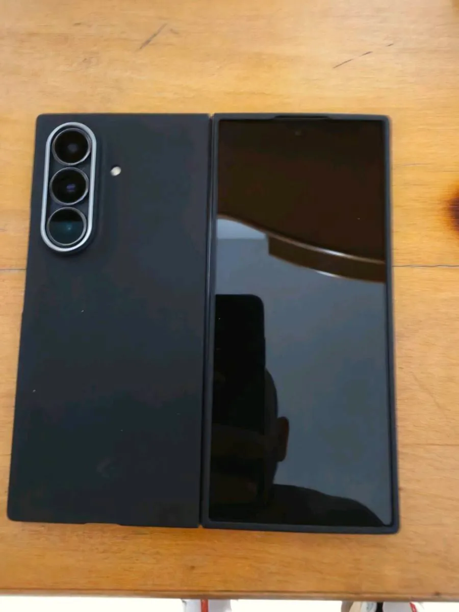 Samsung Fold 7 black 512GB - 6 months - Image 2