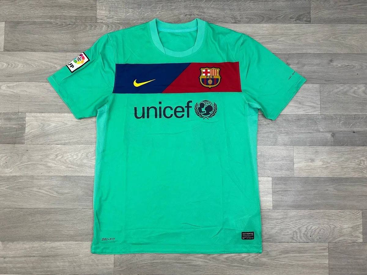Vintage 2010 Barcelona Away Jersey Shirt Mens M - Image 1
