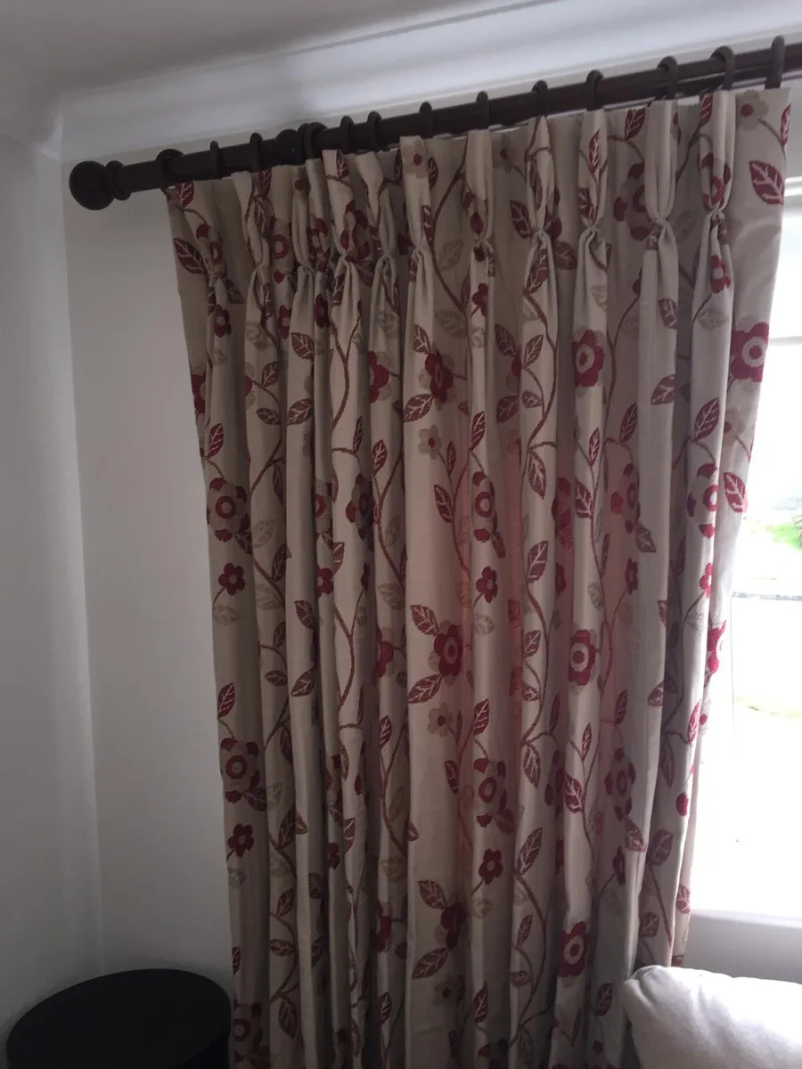 Curtains & cushions - Image 4
