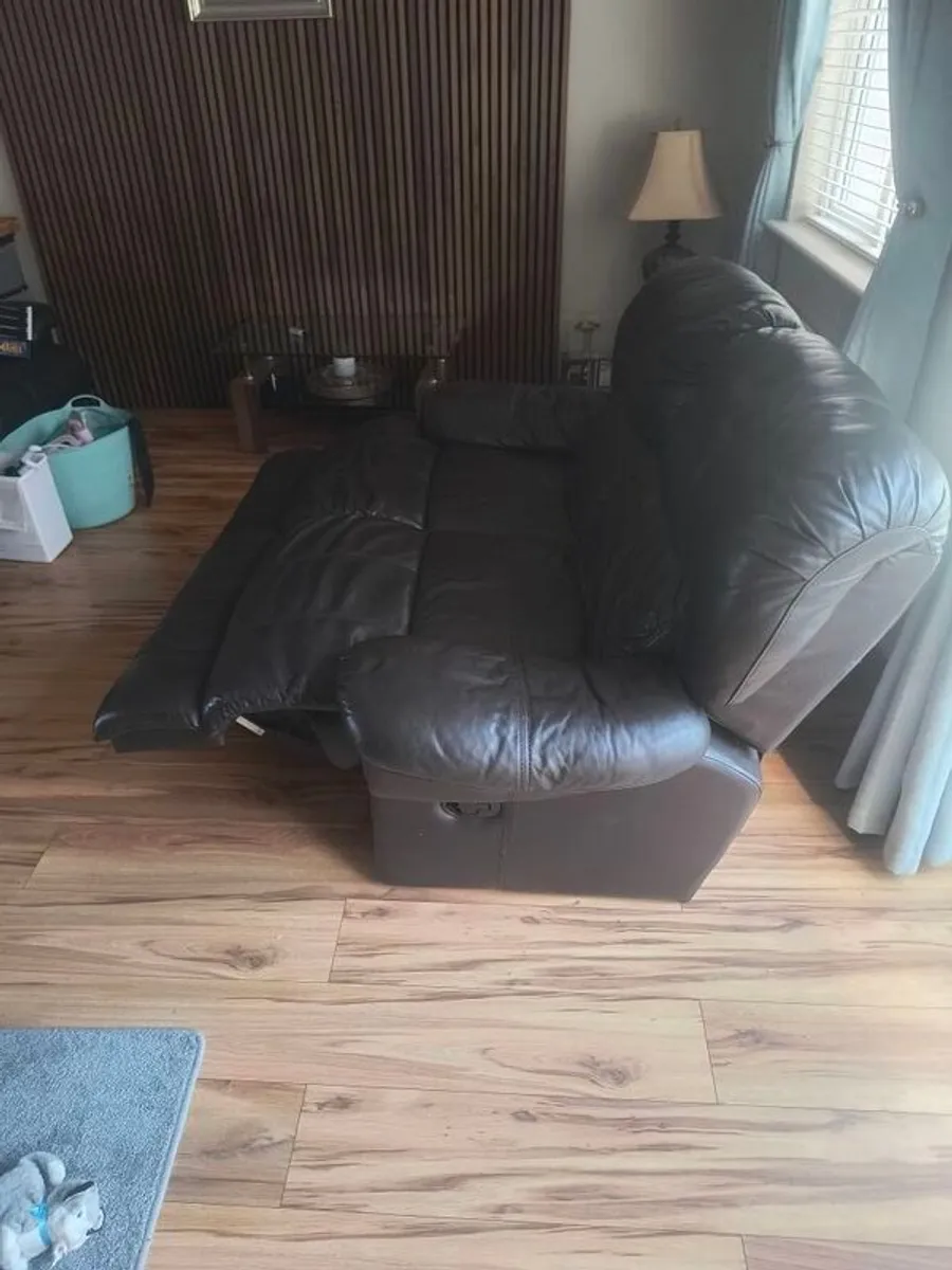 leather 3 seater and 2 seater - Image 4