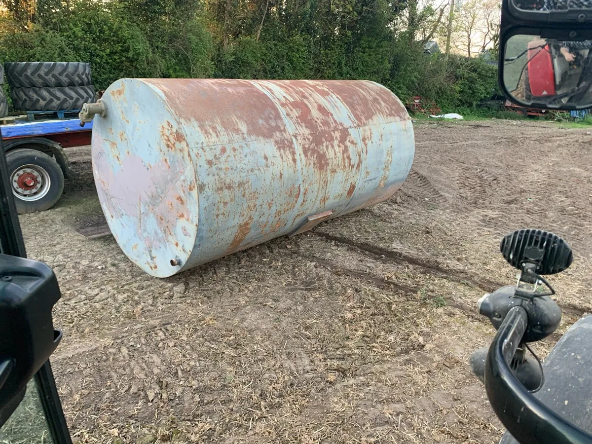 Water tank - Image 1