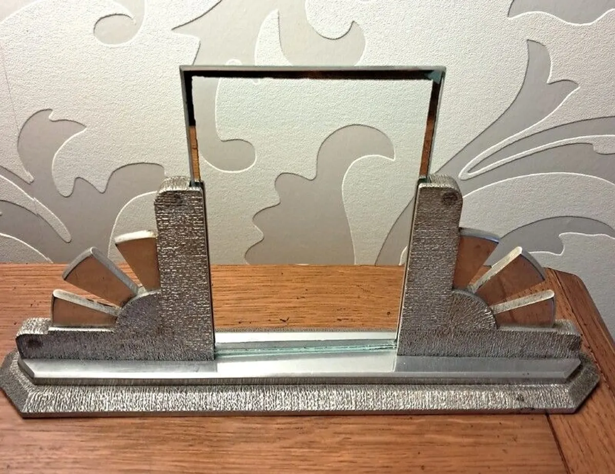 Vintage Art Deco BauhausTiered Picture Frame - Image 1
