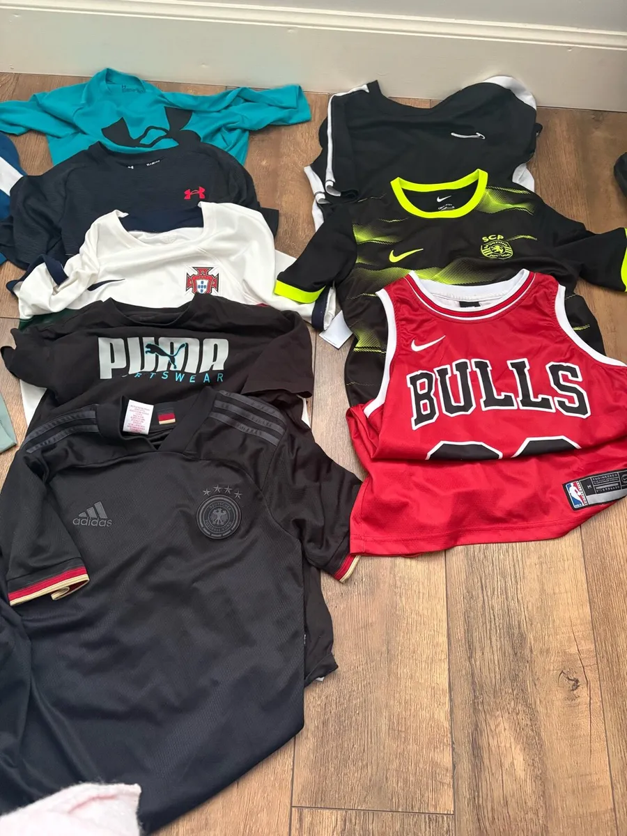 Boys clothes bundle - Image 1