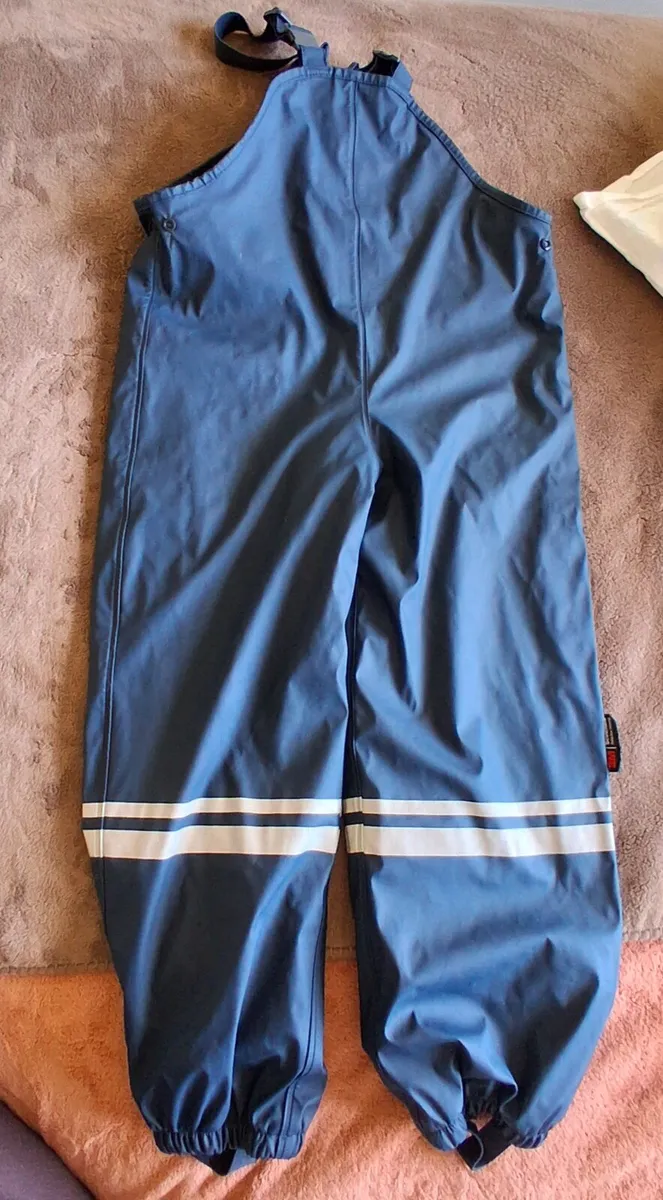 Boys Raingear 7-8 - Image 1