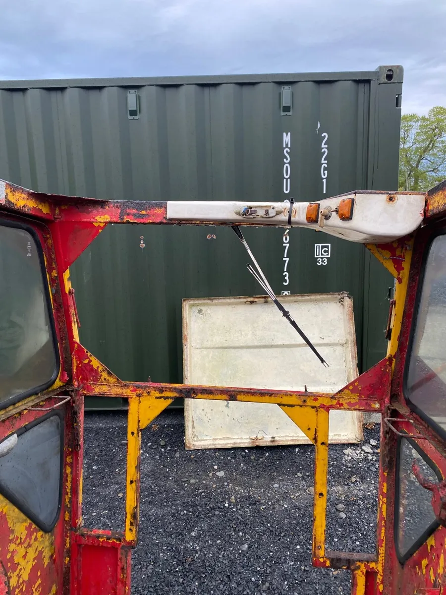 Massey Duncan cab. - Image 1