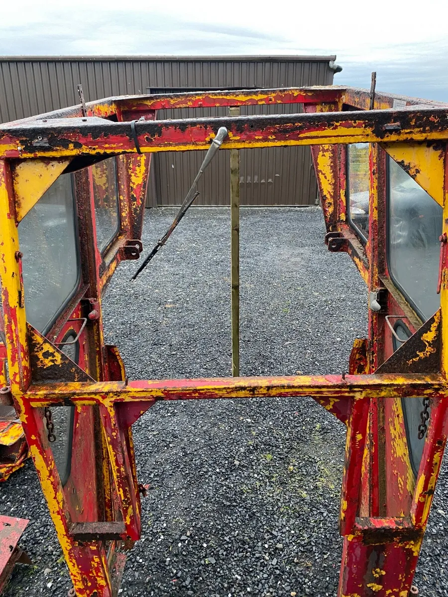Massey Duncan cab. - Image 4
